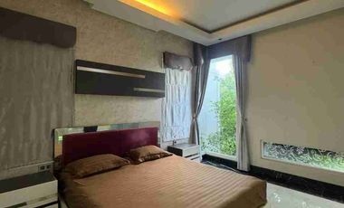 Rumah Mewah Full Furnish Lantai Marmer Graha Family dekat Pakuwon Mall Citraland