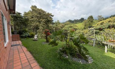 CASA EN VALLES DE LA ALHAMBRA