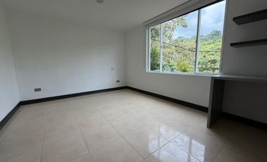 CASA EN VALLES DE LA ALHAMBRA