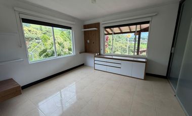 CASA EN VALLES DE LA ALHAMBRA