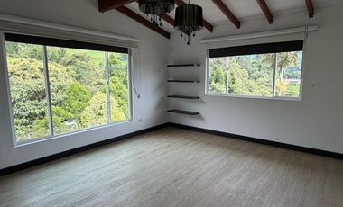 CASA EN VALLES DE LA ALHAMBRA