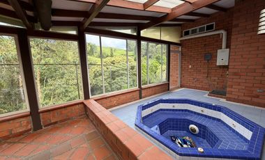 CASA EN VALLES DE LA ALHAMBRA