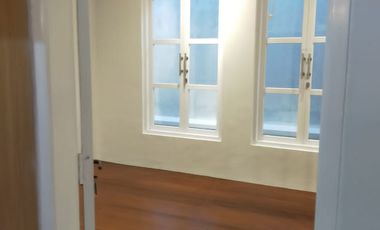 Rumah disewakan di Pondok Indah