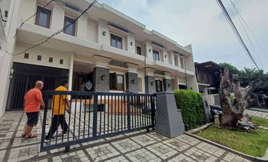 Disewakan Rumah mewah 2lt + (basement) SHM Alam Asri Pondok Indah CL 427