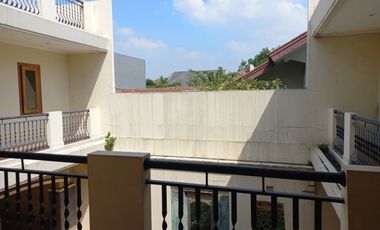Disewakan Rumah mewah 2lt + (basement) SHM Alam Asri Pondok Indah CL 427