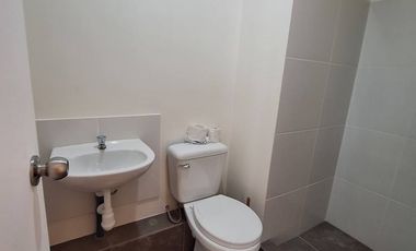 SE ALQUILA DEPARTAMENTO DE 03 DORMITORIOS EN COMAS CON COCHERA EN CONDOMINIO ACACIAS