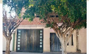 VENTA DE CASA EN VISTA HERMOSA SUR MUY AMPLIA