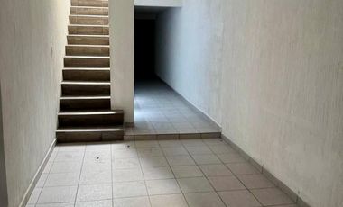 VENTA DE CASA EN VISTA HERMOSA SUR MUY AMPLIA