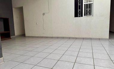 VENTA DE CASA EN VISTA HERMOSA SUR MUY AMPLIA
