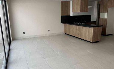 CASA NUEVA EN RENTA ZONA SUR DE LEÓN , a lado del colegio SUBIRÉ