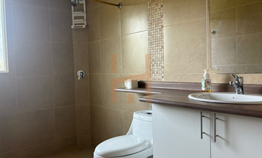 Propiedad comercial de renta en Tumbaco sector La Cerámica, estratégica ubicación sobre la Ruta Viva, ideal para negocio como Spa, restaurantes.