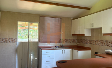 Propiedad comercial de renta en Tumbaco sector La Cerámica, estratégica ubicación sobre la Ruta Viva, ideal para negocio como Spa, restaurantes.