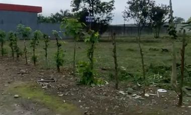 Vía a puerto limón, a dos cuadras de la vía principal.