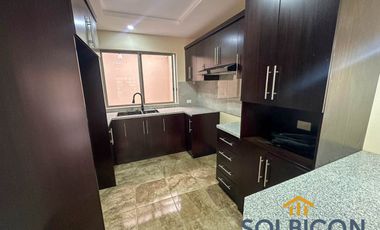 🏡 ¡Oportunidad única en Medio Ejido, Cuenca!