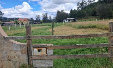 hermoso terreno en venta totalmente plano en TARQUI a 30 min de cuenca