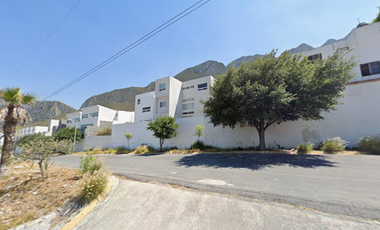 ¡¡GRAN OPORTUNIDAD DE ADQUIRIR CASA DE REMATE BANCARIO!!, (SOLO CON RECURSOS PROPIOS).