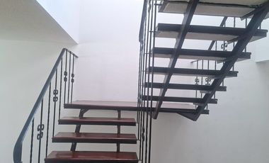 CASA EN VENTA CON EXCELENTE UBICACIÓN