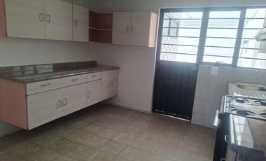 CASA EN VENTA CON EXCELENTE UBICACIÓN