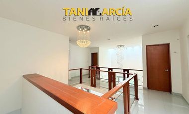 Vendo Amplia Casa en Fraccionamiento Privado Los Cedros en Córdoba.
