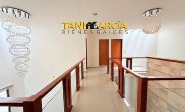 Vendo Amplia Casa en Fraccionamiento Privado Los Cedros en Córdoba.