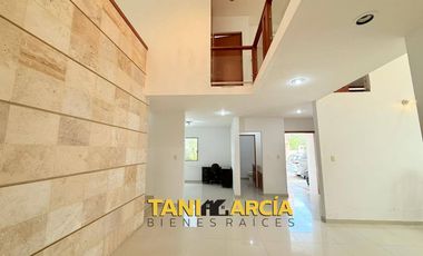 Vendo Amplia Casa en Fraccionamiento Privado Los Cedros en Córdoba.