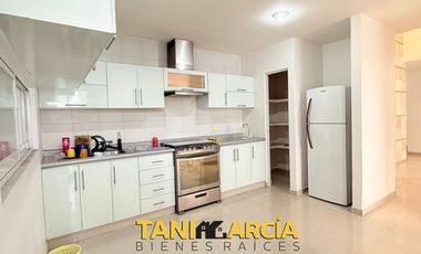 Vendo Amplia Casa en Fraccionamiento Privado Los Cedros en Córdoba.