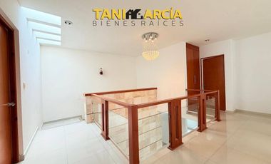 Vendo Amplia Casa en Fraccionamiento Privado Los Cedros en Córdoba.