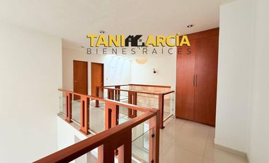 Vendo Amplia Casa en Fraccionamiento Privado Los Cedros en Córdoba.