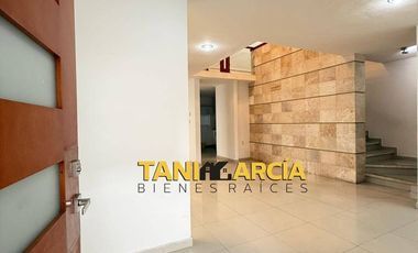 Vendo Amplia Casa en Fraccionamiento Privado Los Cedros en Córdoba.