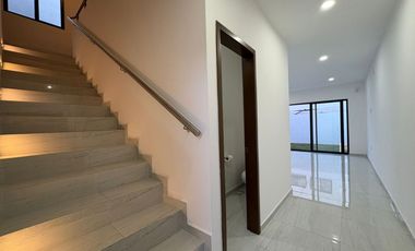 VENDO CASA EN LOMAS DEL DORADO, CERCA DE DORADO PARK