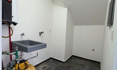 VENDO CASA EN LOMAS DEL DORADO, CERCA DE DORADO PARK