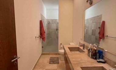 AMPLIA CASA EN VENTA