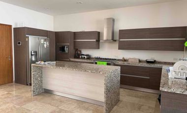 AMPLIA CASA EN VENTA