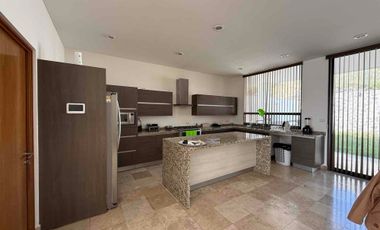 AMPLIA CASA EN VENTA