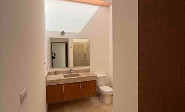 AMPLIA CASA EN VENTA