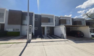 Venta de Casa al Sur de la Cd. Fracc. Mangata Residencial a 3 min de SAMS del Sur, Vigilancia las 24 hrs