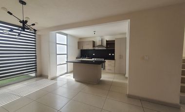 Venta de Casa al Sur de la Cd. Fracc. Mangata Residencial a 3 min de SAMS del Sur, Vigilancia las 24 hrs