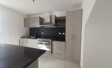 Venta de Casa al Sur de la Cd. Fracc. Mangata Residencial a 3 min de SAMS del Sur, Vigilancia las 24 hrs