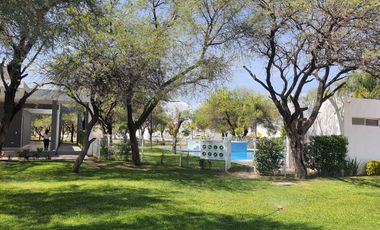 Venta de Casa al Sur de la Cd. Fracc. Mangata Residencial a 3 min de SAMS del Sur, Vigilancia las 24 hrs