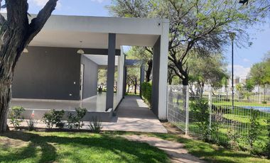 Venta de Casa al Sur de la Cd. Fracc. Mangata Residencial a 3 min de SAMS del Sur, Vigilancia las 24 hrs