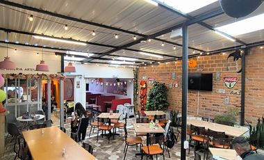 SE ARRIENDA CASA COMERCIAL