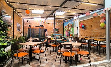 SE ARRIENDA CASA COMERCIAL