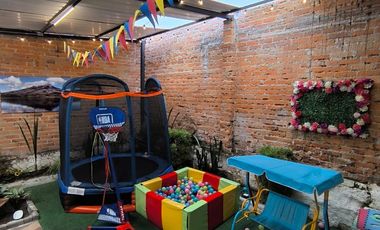 SE ARRIENDA CASA COMERCIAL