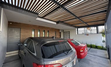 CASA EN VENTA EN CUMBRES DEL LAGO JURIQUILLA