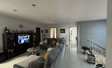 CASA EN VENTA EN CUMBRES DEL LAGO JURIQUILLA