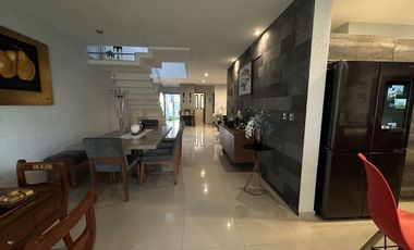 CASA EN VENTA EN CUMBRES DEL LAGO JURIQUILLA