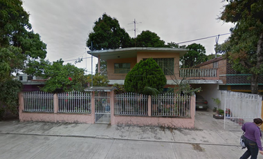 Casa en Venta en Revolución Mexicana, Pánuco – Amplia, Bien Ubicada y con Gran Plusvalía