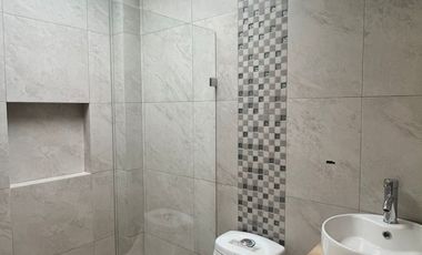 Venta de Casa, Cuenca sector los Cerezos