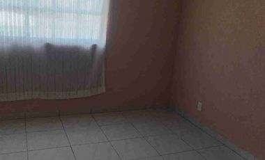 VENTA CASA!!! Cerca de dirección General de Seguridad Ciudadana y Vital de Coacalco Colegio Las Américas a 5 minutos Colegio Berriozábal a 5 minutos y Colegio Fadi a 7 minutos cerca de Las plazas de Autoservicios gasolineras comercios