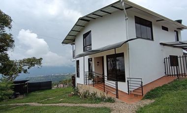 Casa campestre en venta en Fusagasugá – Vereda La Isla, 1.100 m² de naturaleza y confort